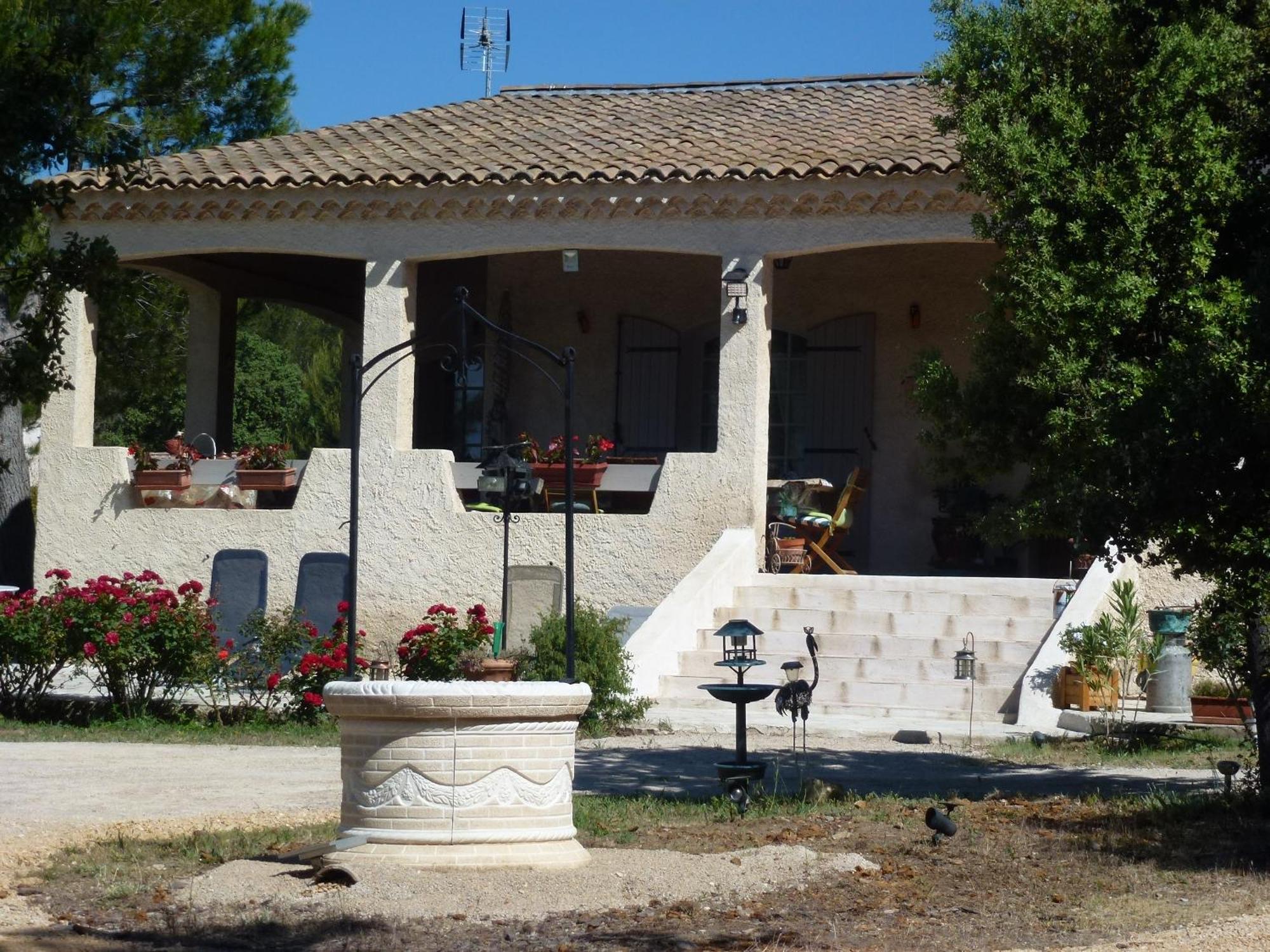 Chambre D'Hotes La Pinede Lambesc Exterior foto