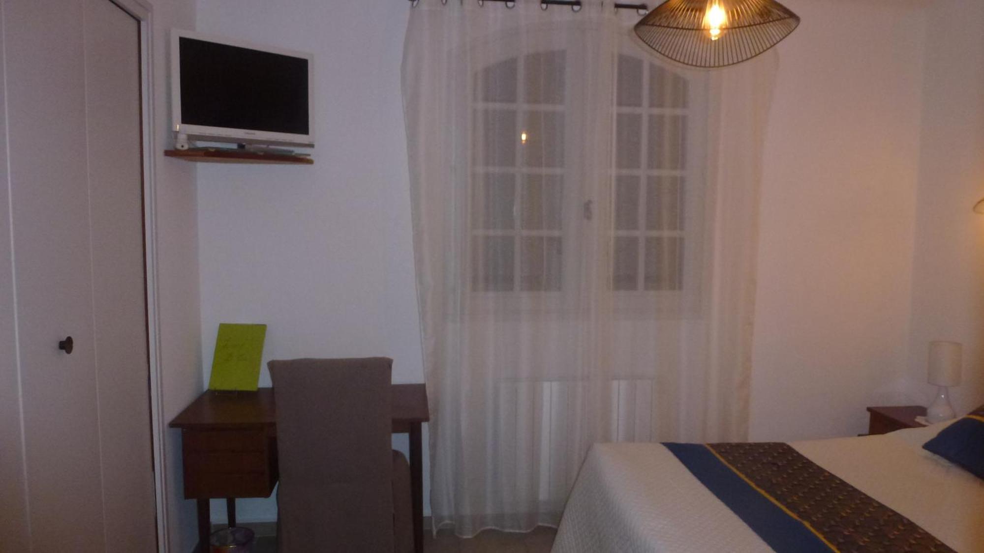 Chambre D'Hotes La Pinede Lambesc Exterior foto