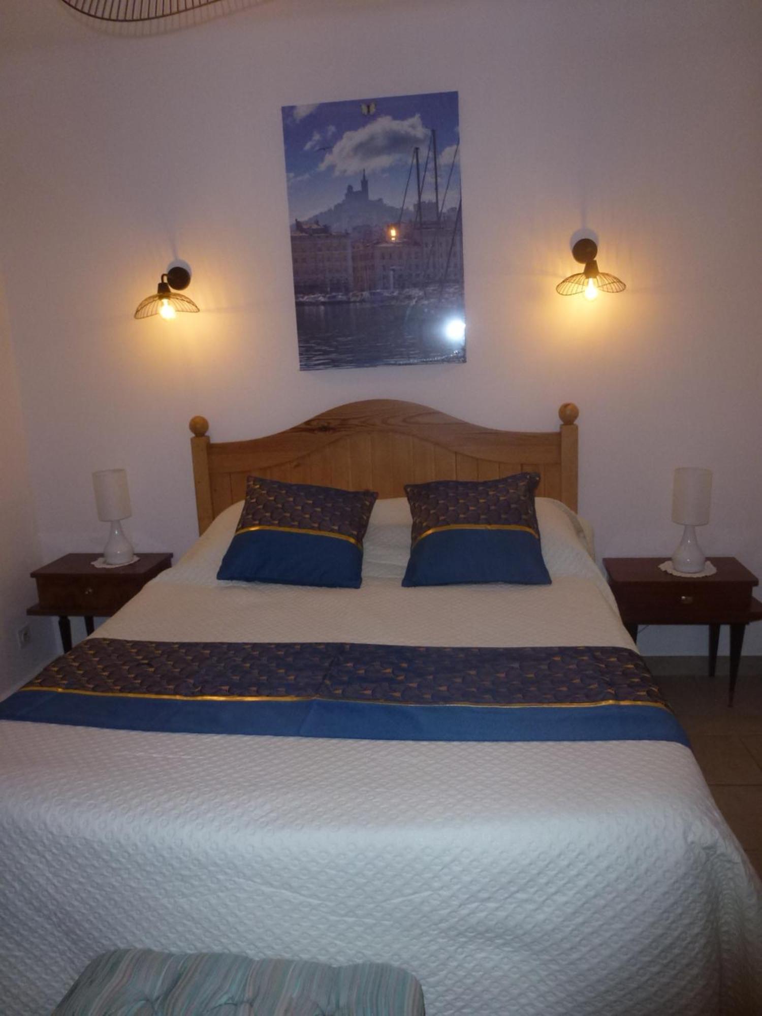 Chambre D'Hotes La Pinede Lambesc Exterior foto